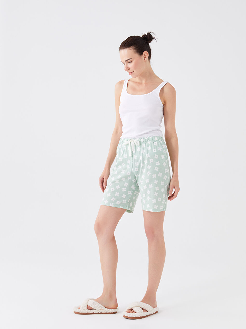 LCW DREAM Elasticated Waist Patterned Women's Short Pyjama Bottoms -S3JP24Z8-LRF