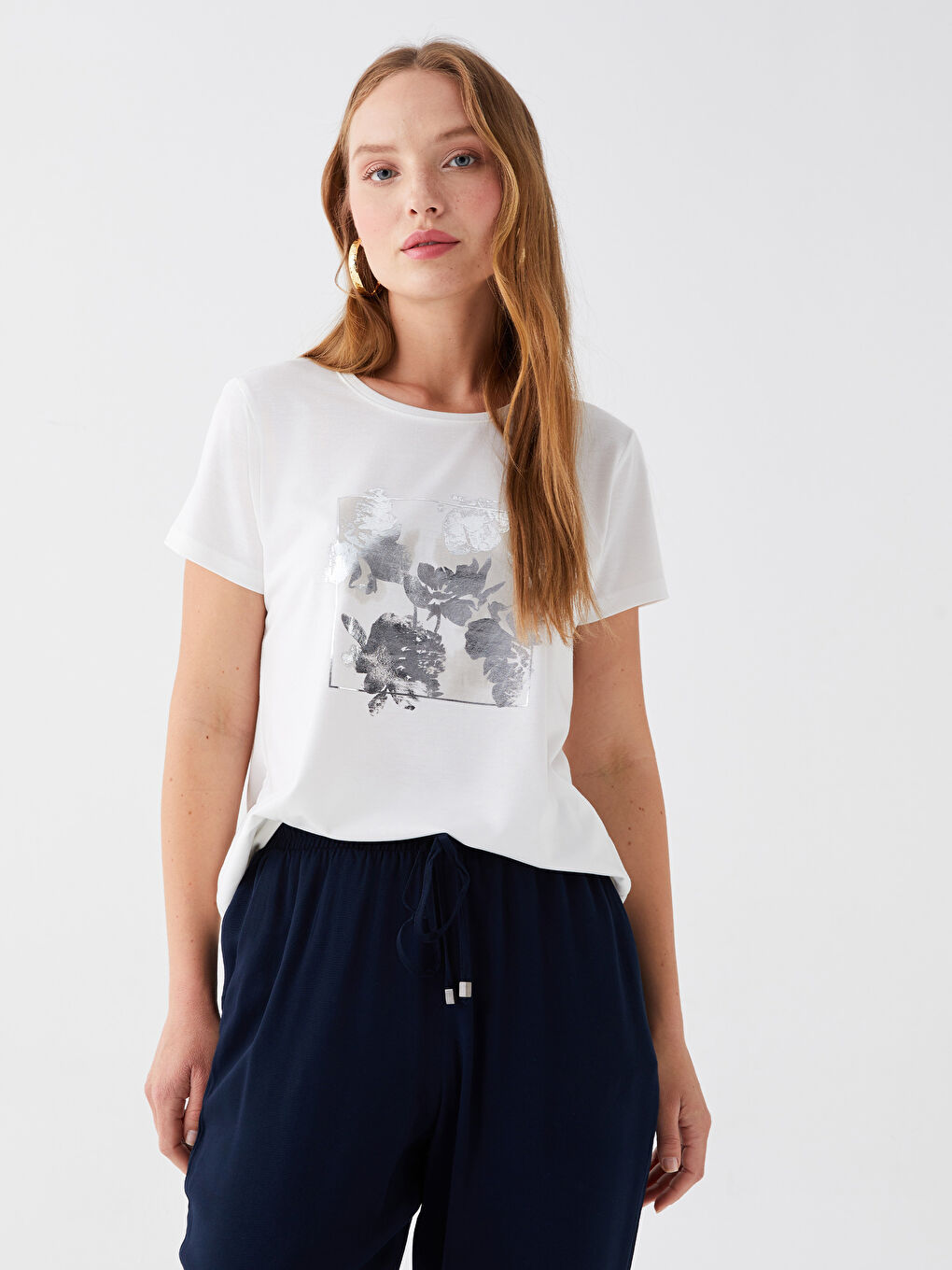 Ekru Bisiklet Yaka Baskılı Kısa Kollu Kadın Tişört