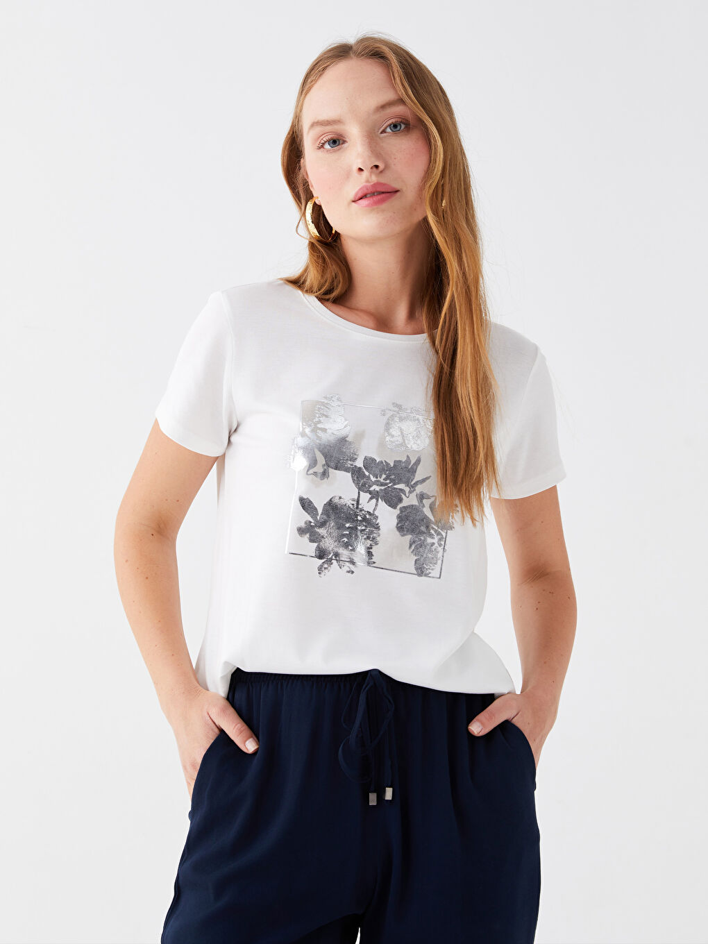 Ekru Bisiklet Yaka Baskılı Kısa Kollu Kadın Tişört-1