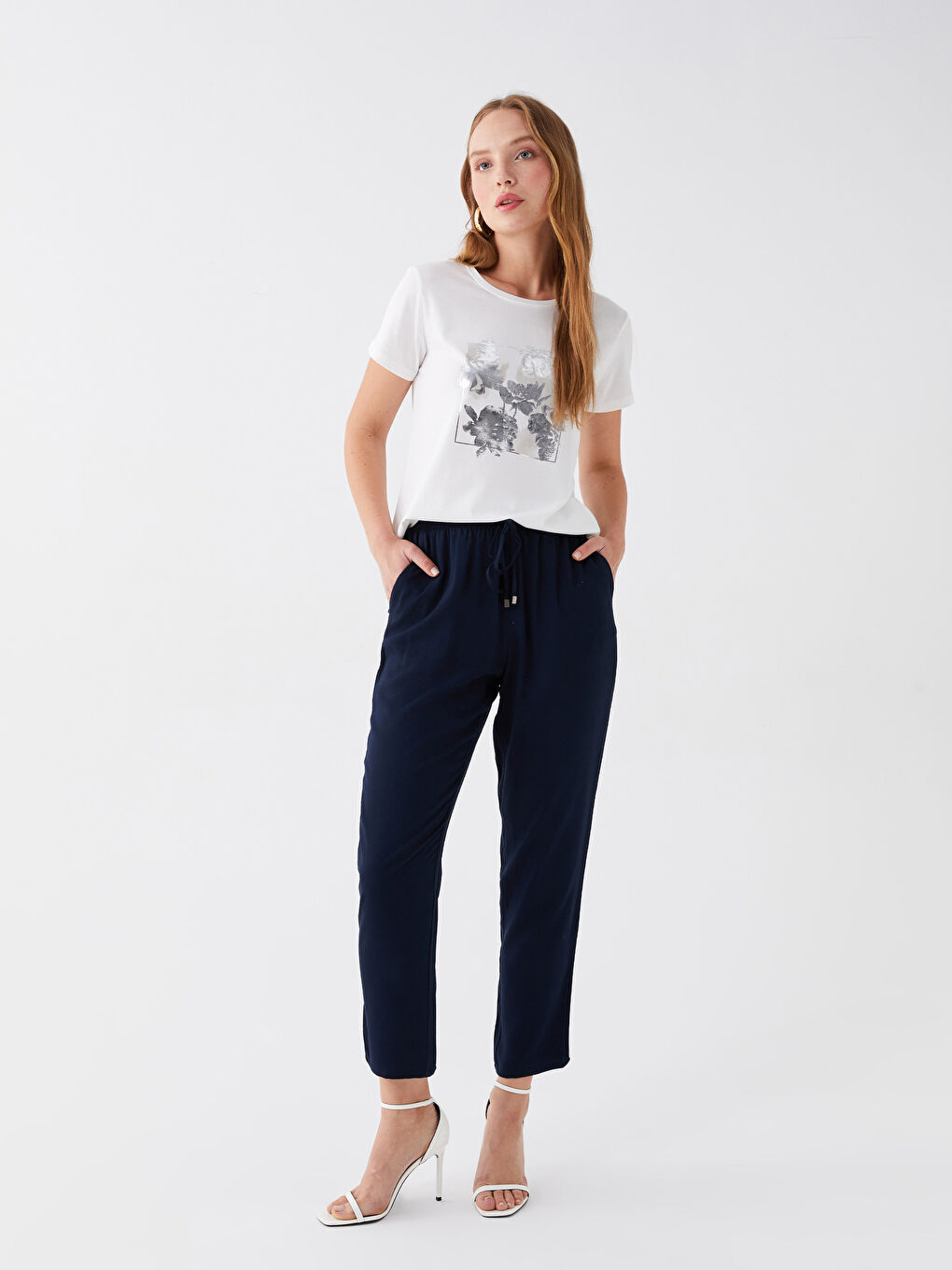 Ekru Bisiklet Yaka Baskılı Kısa Kollu Kadın Tişört-2