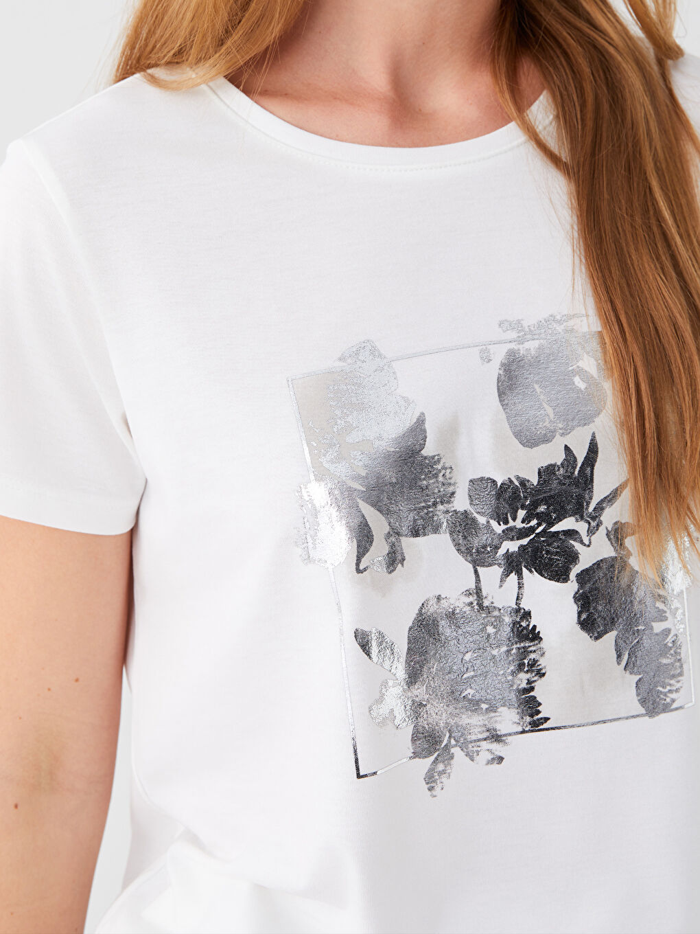 Ekru Bisiklet Yaka Baskılı Kısa Kollu Kadın Tişört-3