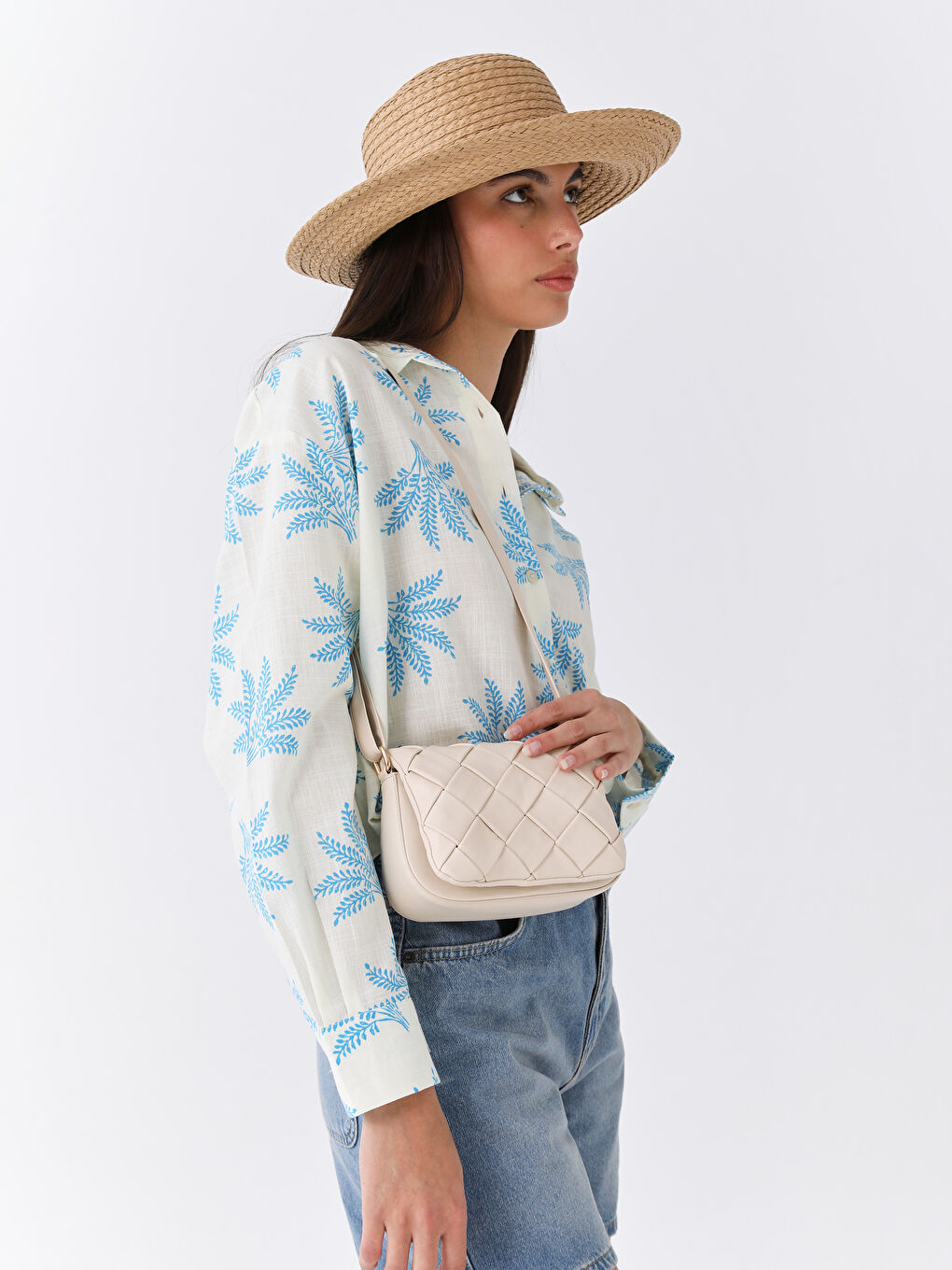 Bej Deri Görünümlü Kadın Çapraz Çanta