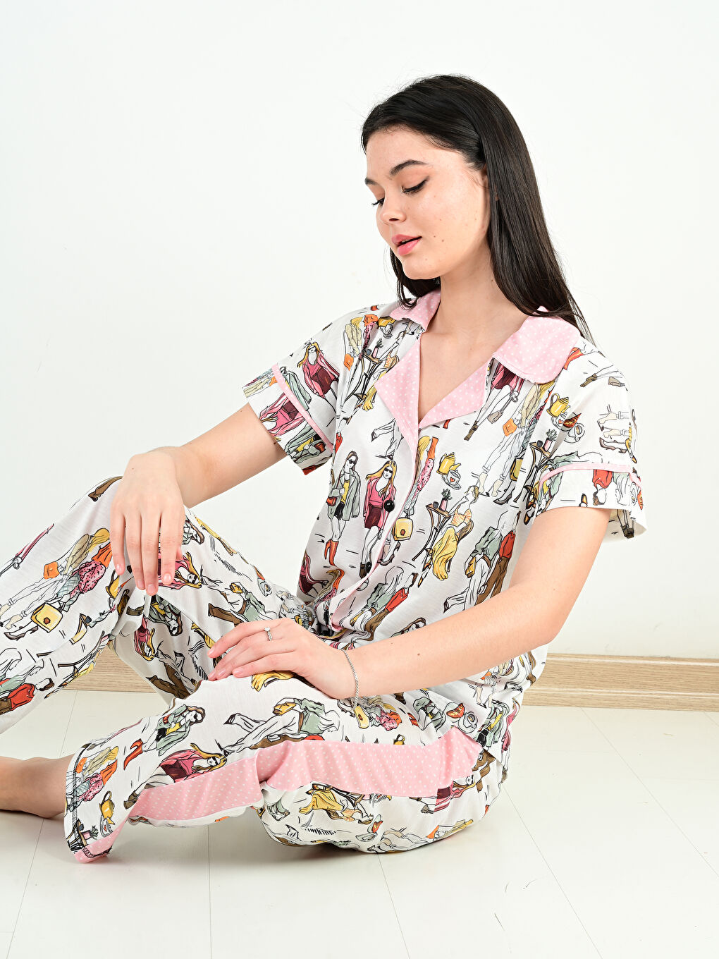 Beyaz Gömlek Yaka Baskılı Kadın Pijama Takımı-4