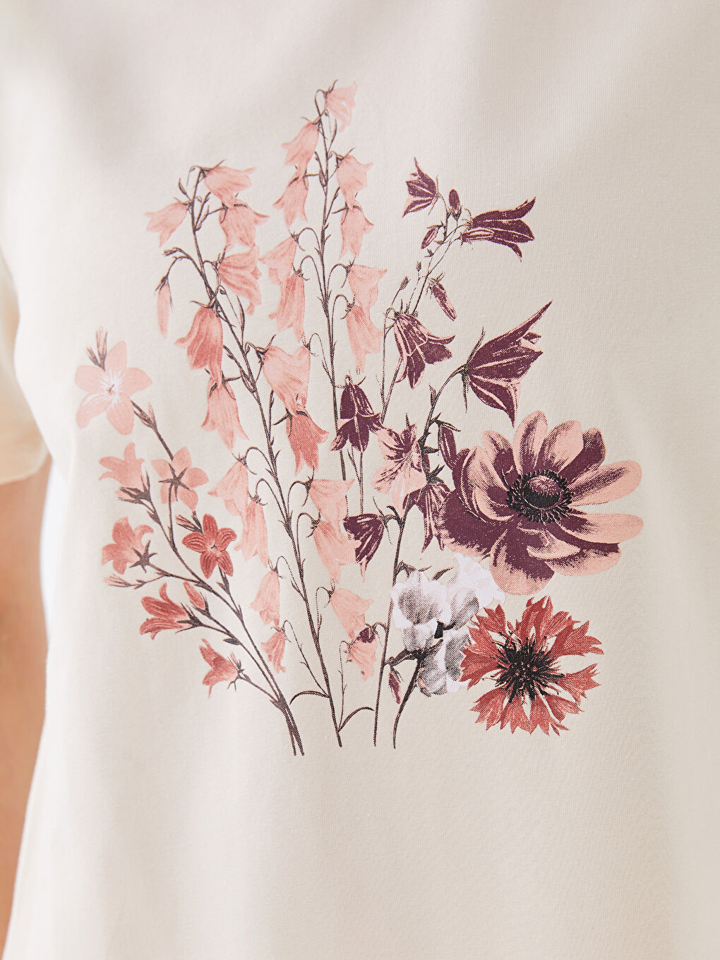 Bej Bisiklet Yaka Baskılı Kısa Kollu Kadın Tişört-3