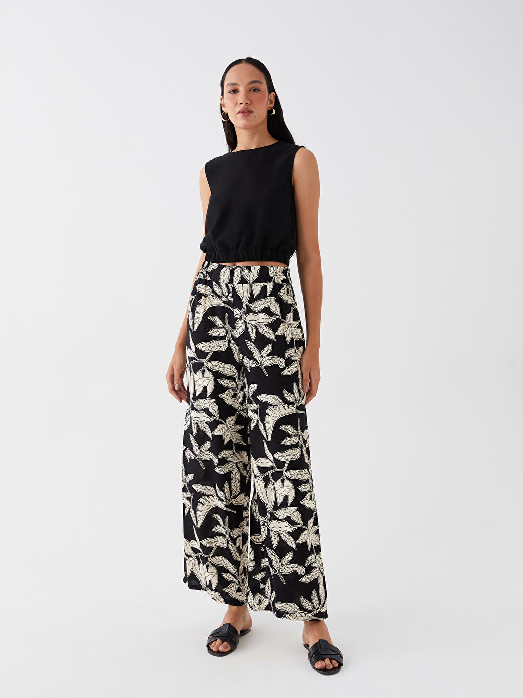 Ekru Beli Lastikli Rahat Kalıp Desenli Kadın Pantolon