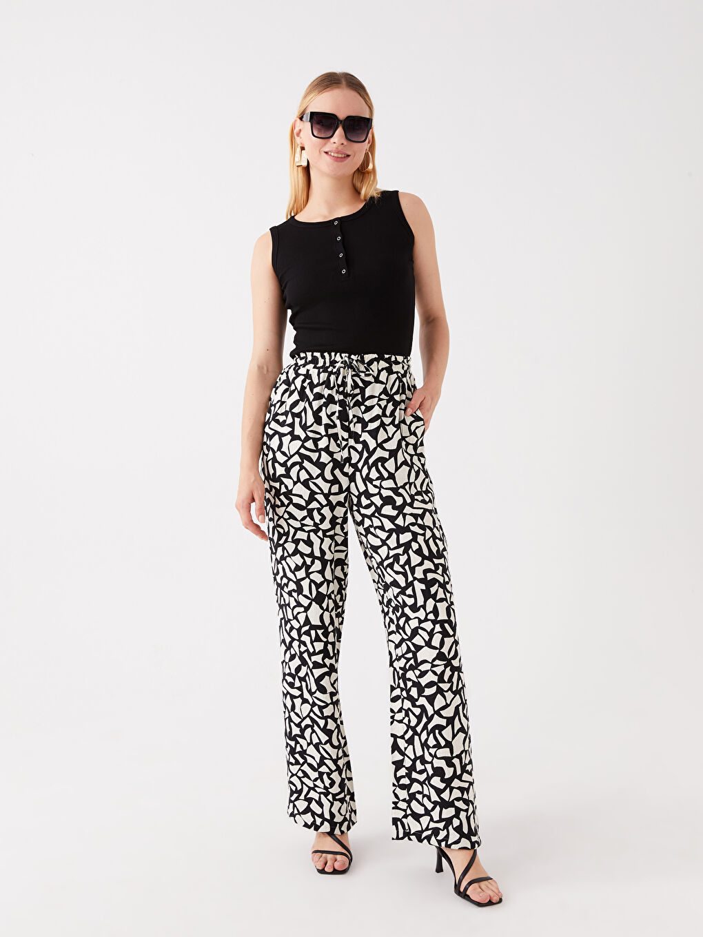 Siyah Beli Lastikli Rahat Kalıp Desenli Kadın Pantolon