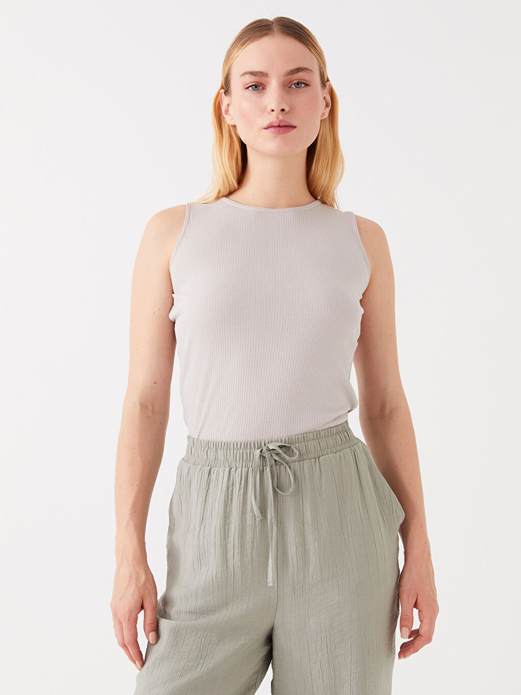 Gri Kadın Bisiklet Yaka Düz Atlet-1