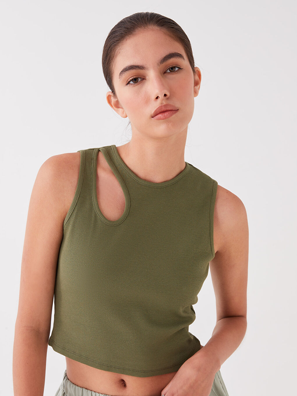 Crew Neck Window Detailed Crop Women's Tank Top