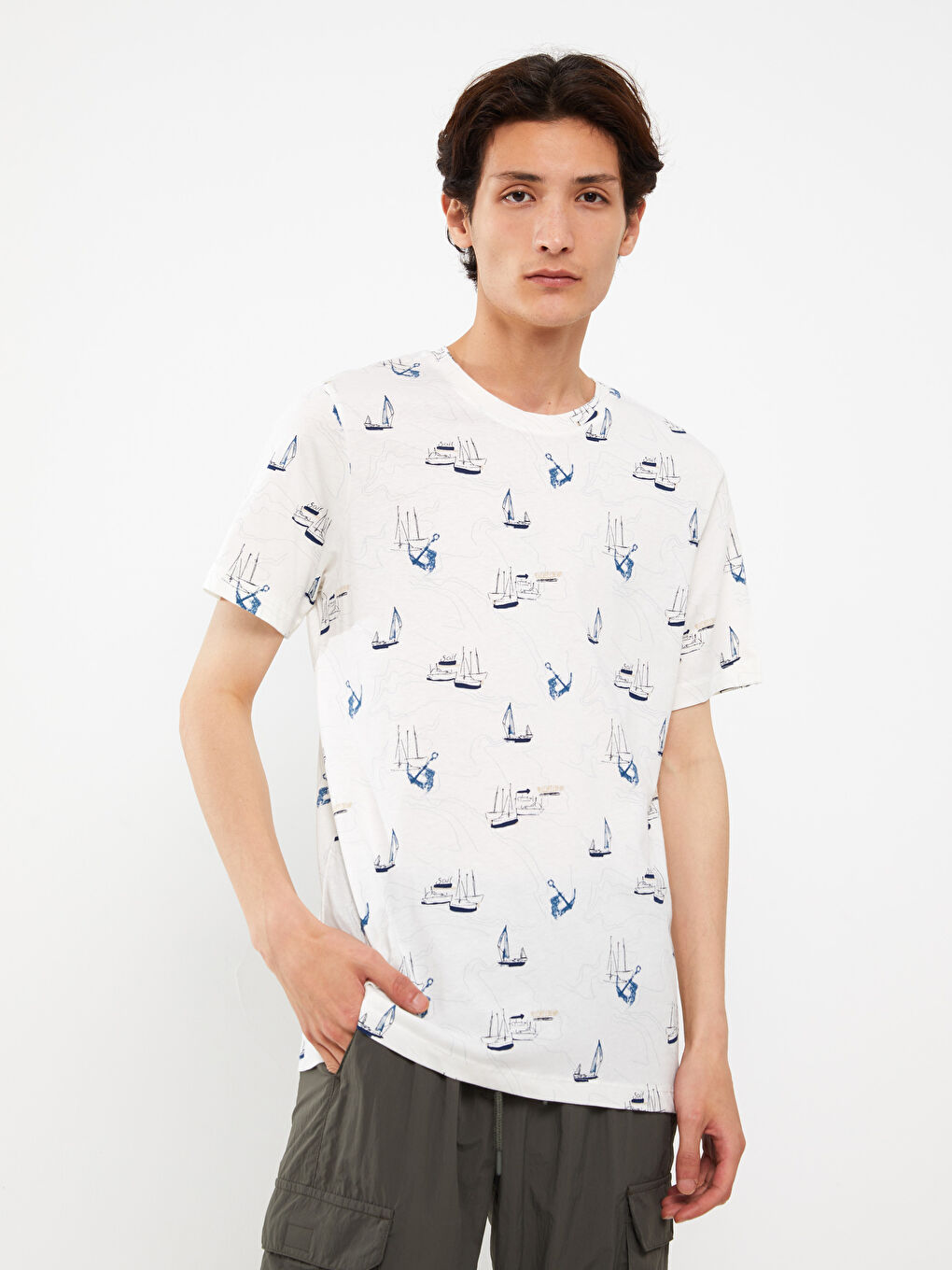 მრგვალი საყელო მოკლე სახელო ნიმუშიანი ჟერსი მამაკაცის მაისური