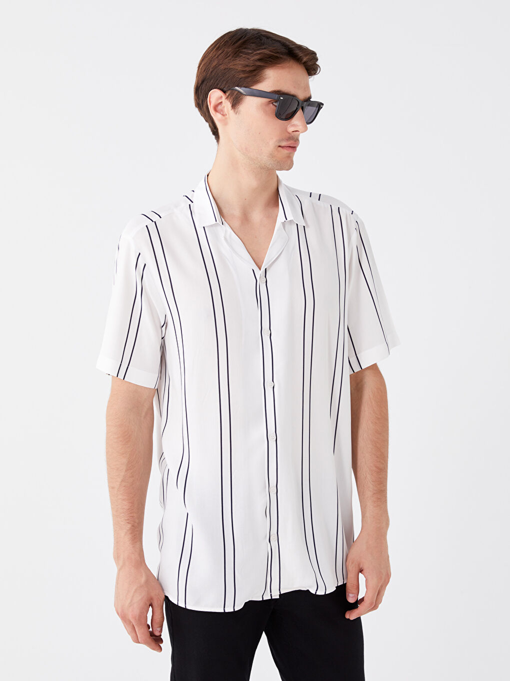 Beyaz Regular Fit Kısa Kollu Çizgili Viskon Erkek Gömlek