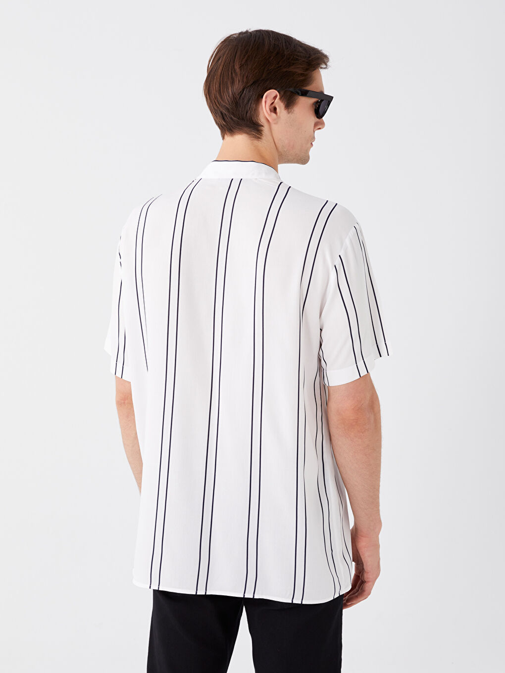 Beyaz Regular Fit Kısa Kollu Çizgili Viskon Erkek Gömlek-4