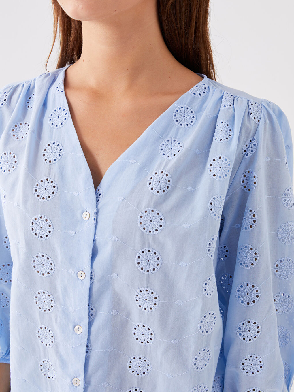 Mavi V Yaka Kendinden Desenli Kadın Bluz-3