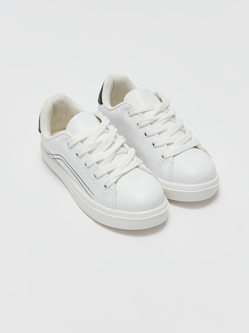 سنيكرز بأربطة للأولاد