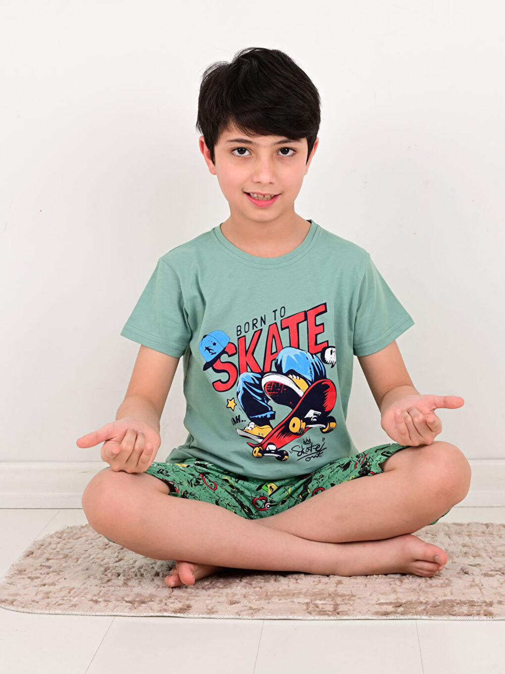 Yeşil Bisiklet Yaka Baskılı Kısa Kollu Erkek Çocuk Şortlu Pijama Takımı