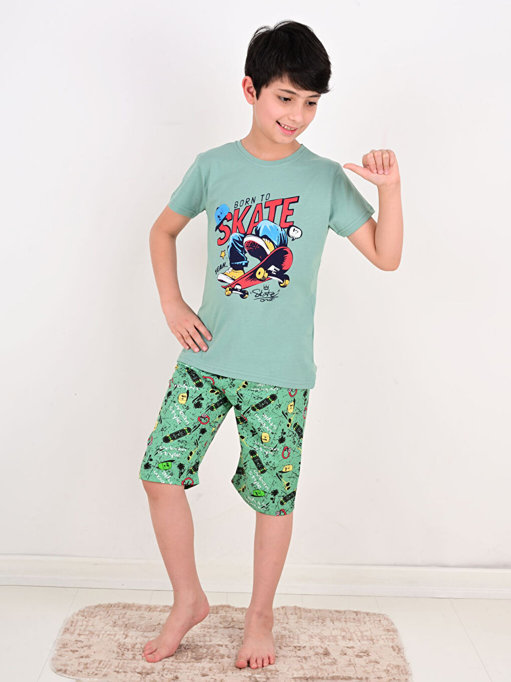 Yeşil Bisiklet Yaka Baskılı Kısa Kollu Erkek Çocuk Şortlu Pijama Takımı-1