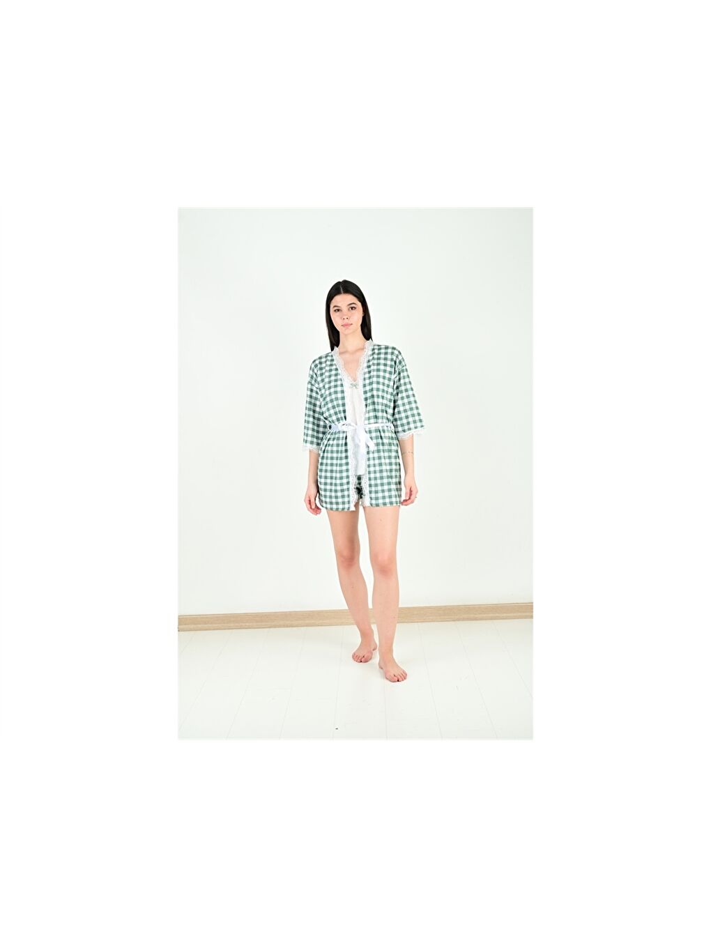 Yeşil Beli Kuşaklı Dantel Detaylı Kadın Sabahlık-4