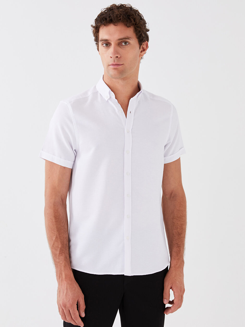 قميص رجالي كم قصير رفيع قماش دوبي