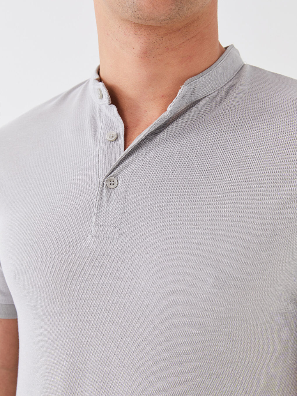 Gri Hakim Yaka Kısa Kolu Pike Tişört-3