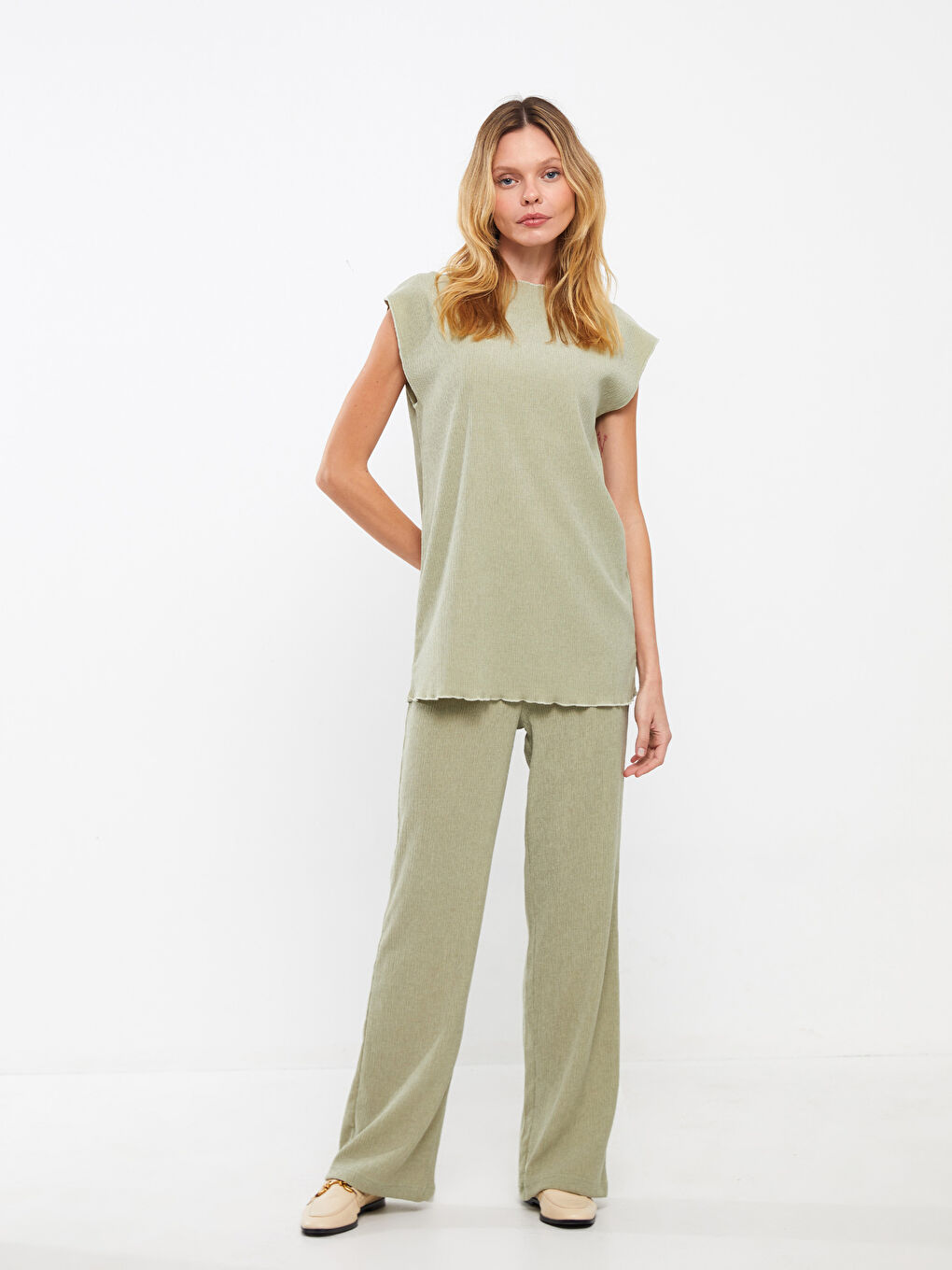 Yeşil Beli Lastikli Düz Geniş Paça Kadın Eşofman Altı