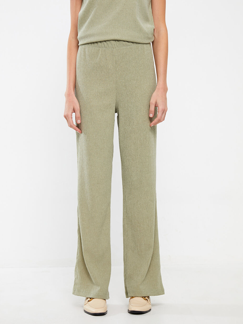 Yeşil Beli Lastikli Düz Geniş Paça Kadın Eşofman Altı-3