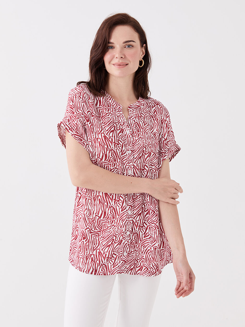 Kırmızı Kaçık Yaka Desenli Kısa Kollu Kadın Bluz-1