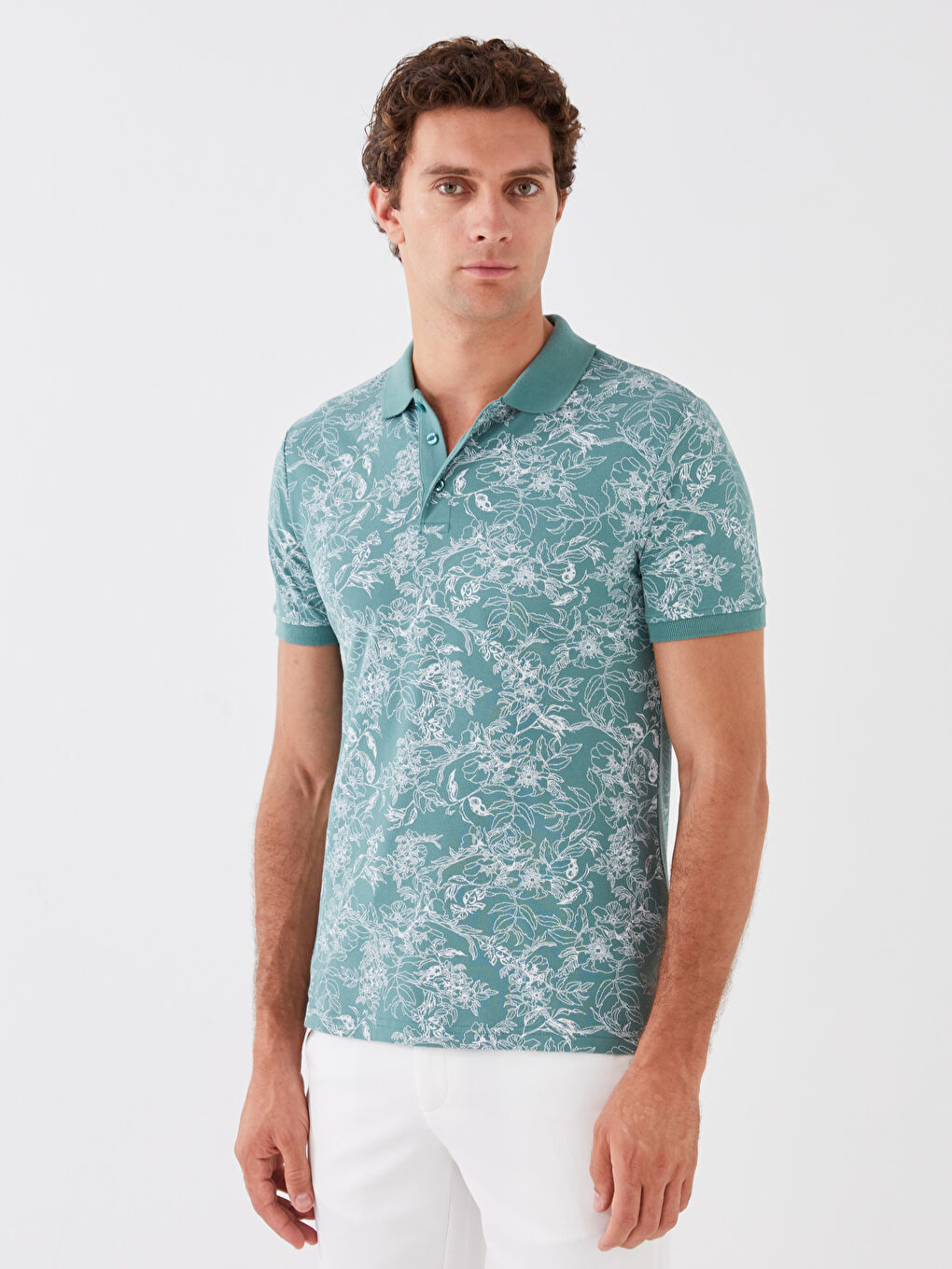 تي شيرت بياقة بولو كم قصير منقوش بيكيه للرجال