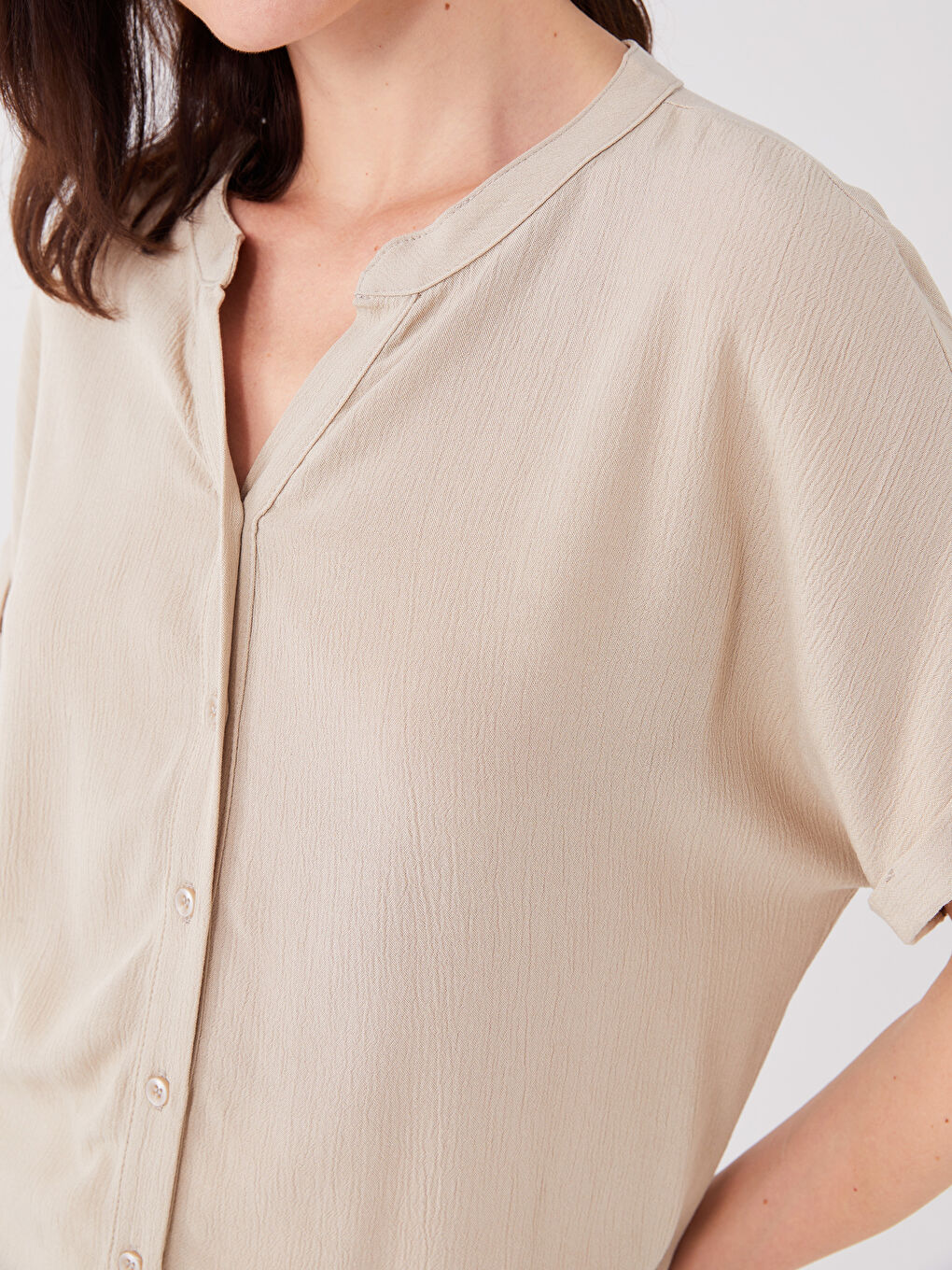 Блузка с вырезом с выемкой, однотонная, с коротким рукавом для женщин-3