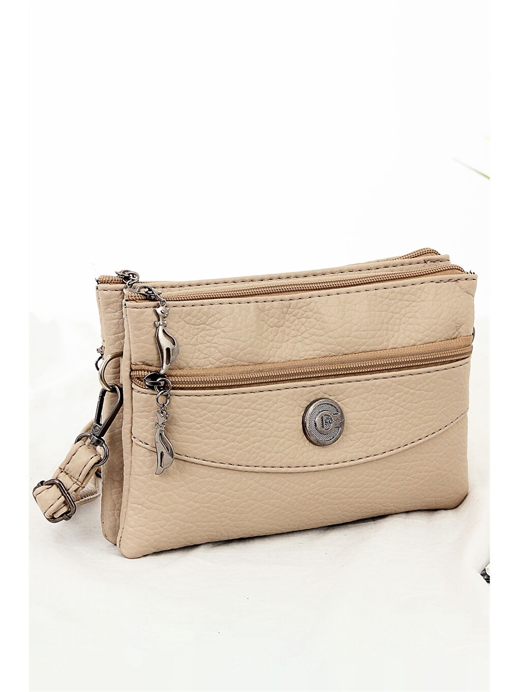 Kahverengi Deri Görünümlü Çok Bölmeli Fermuarlı Kadın Omuz Çantası