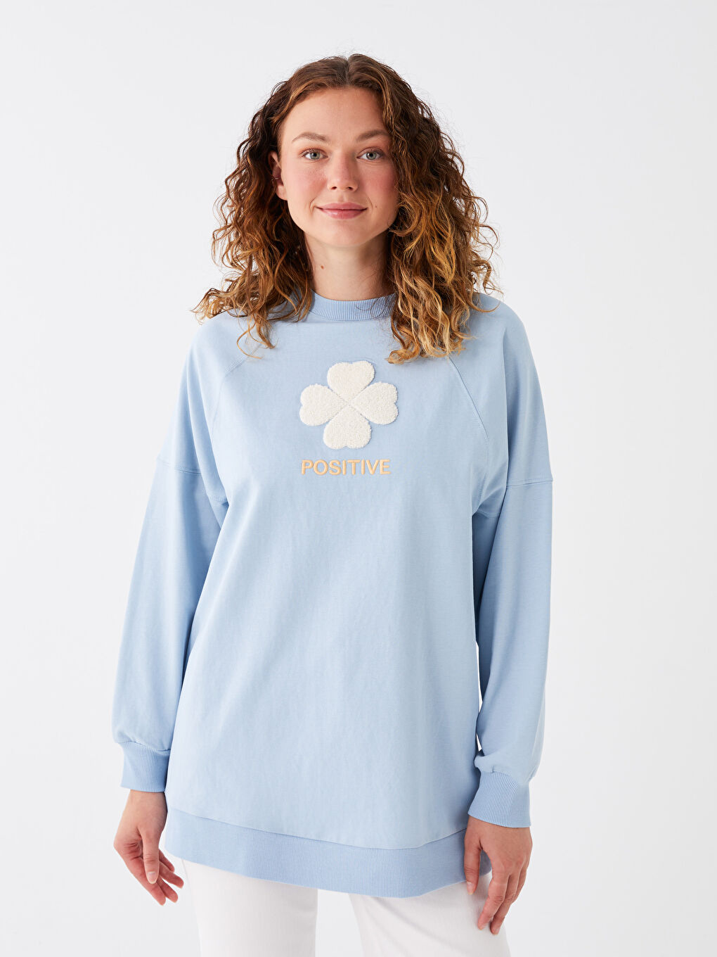 Bisiklet Yaka Nakışlı Uzun Kollu Oversize Kadın Sweatshirt Tunik