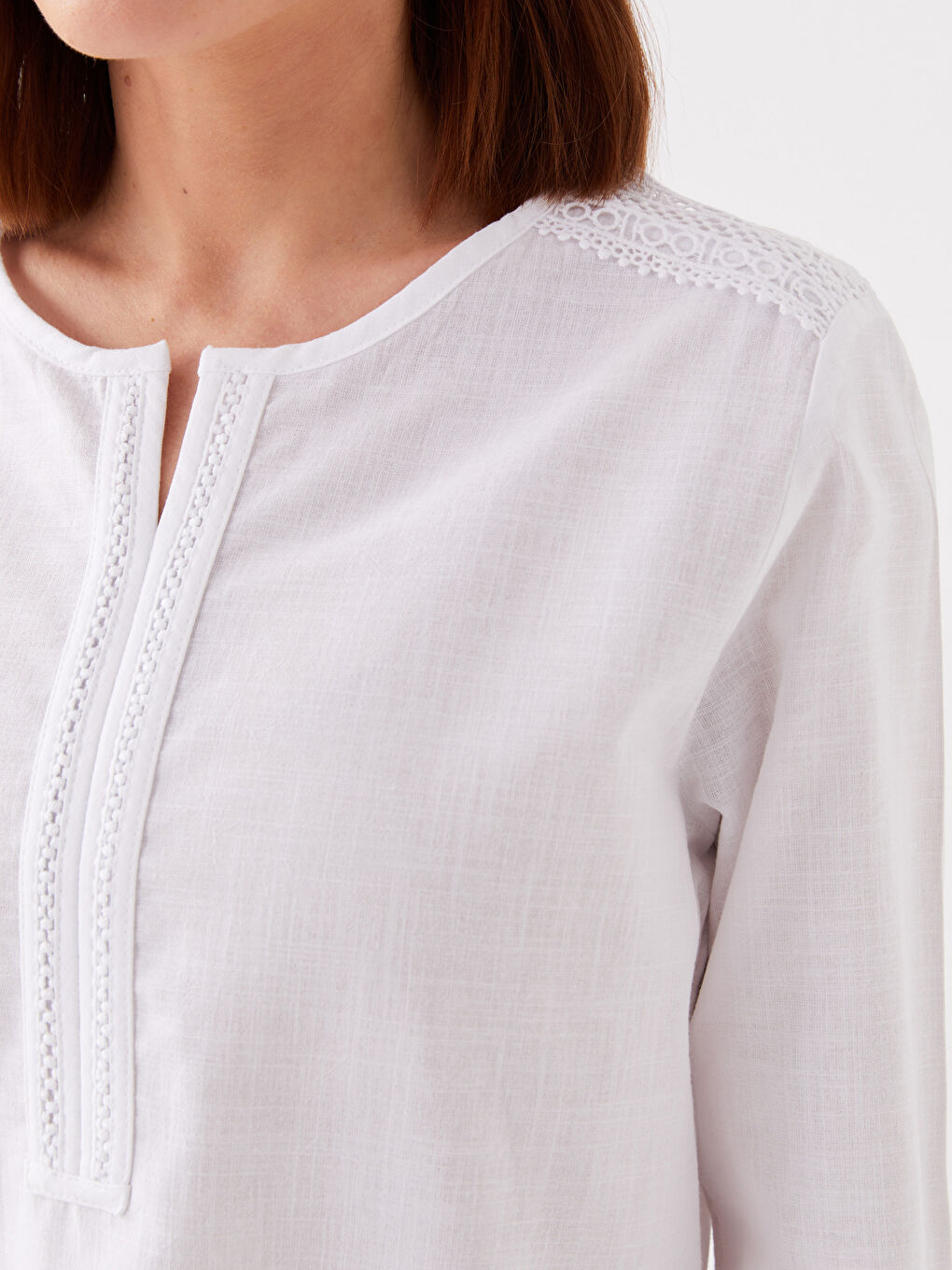 Ekru Kaçık Yaka Nakışlı Uzun Kollu Kadın Bluz-3