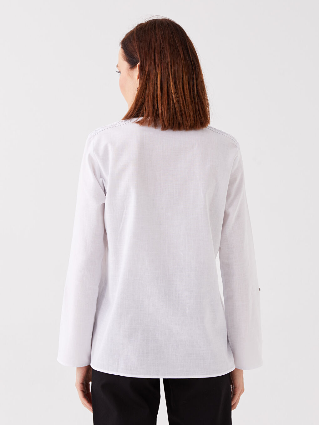 Ekru Kaçık Yaka Nakışlı Uzun Kollu Kadın Bluz-4