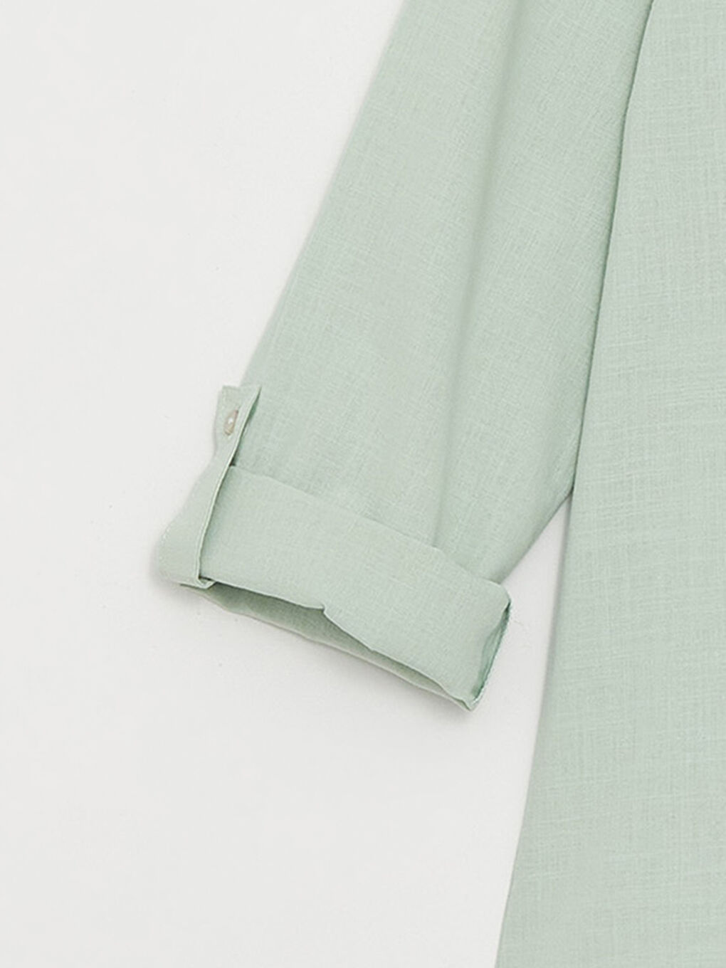 بلوزة كم طويل مطرزة بياقة بشق للسيدات-7