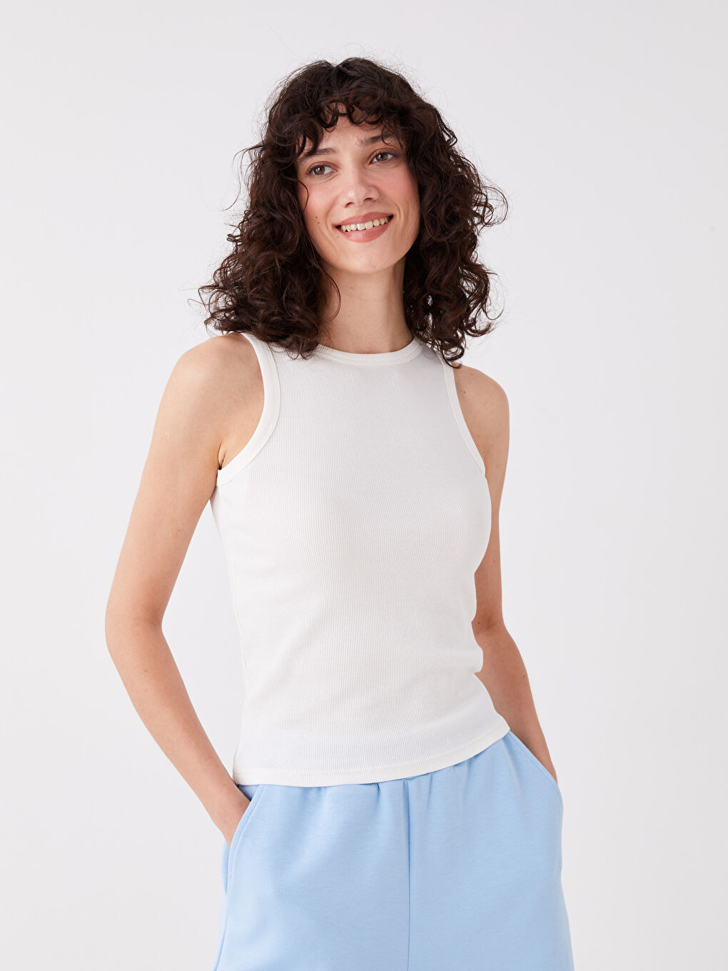 Beyaz Kadın Bisiklet Yaka Düz Atlet