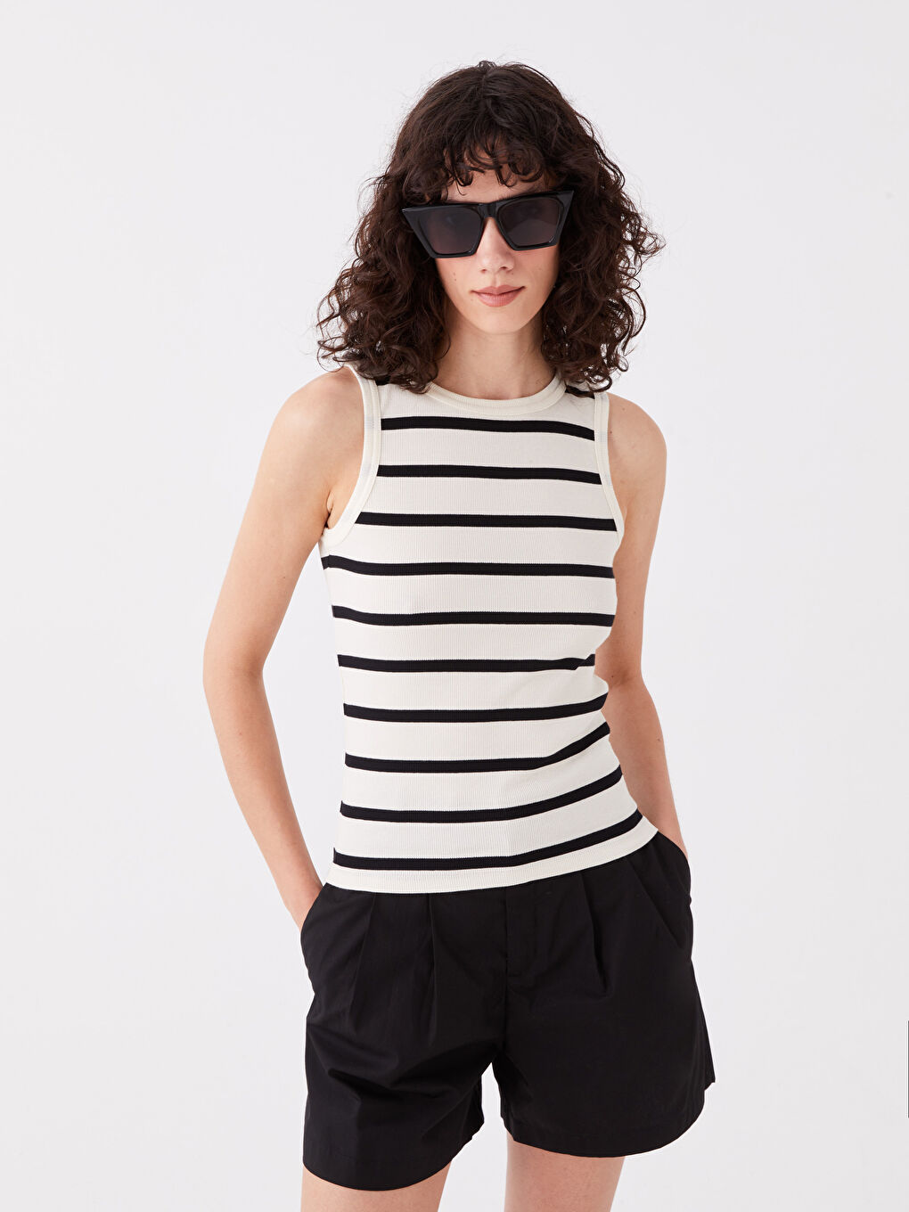 Siyah Bisiklet Yaka Çizgili Kadın Atlet-1