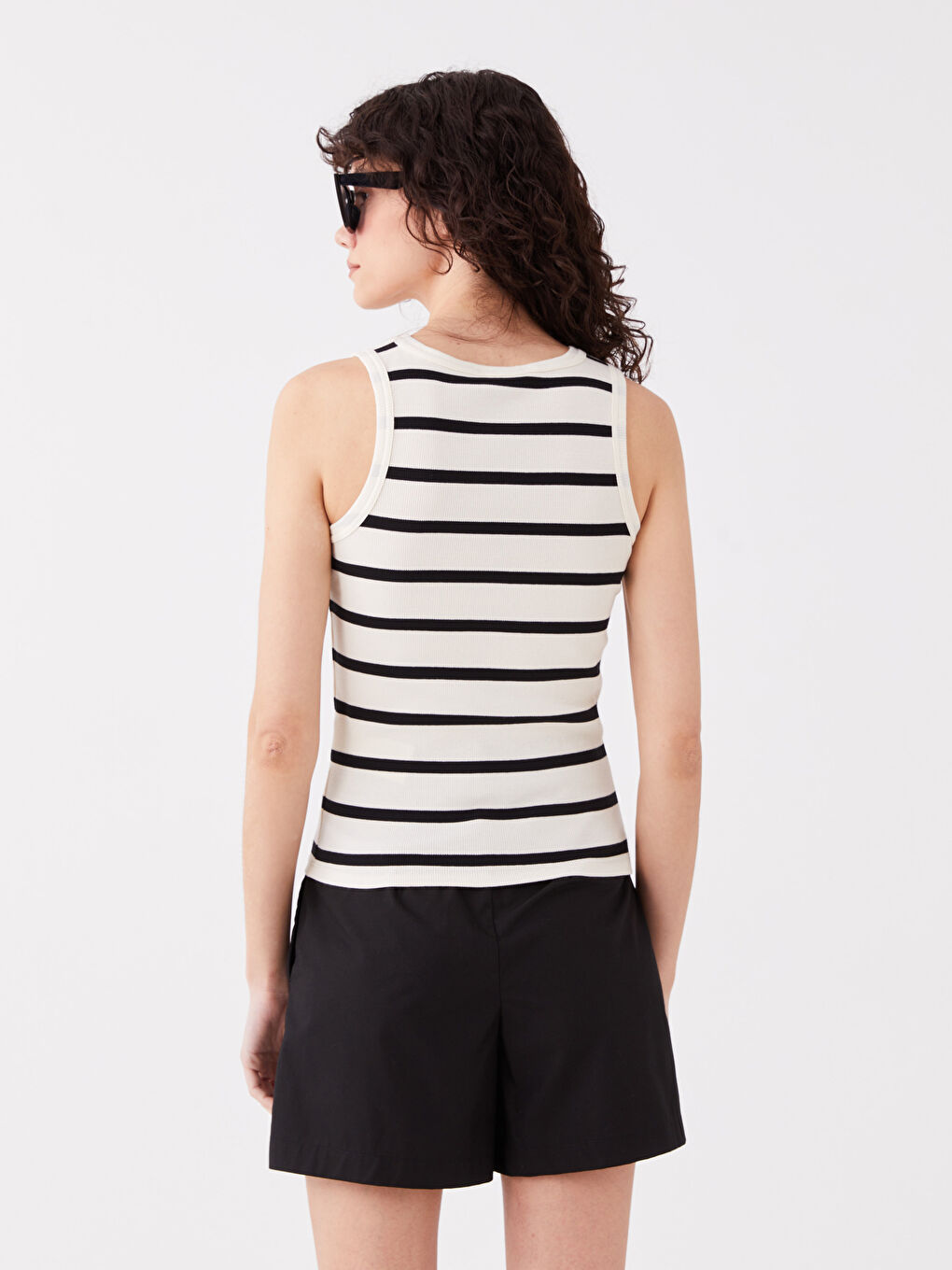 Siyah Bisiklet Yaka Çizgili Kadın Atlet-4