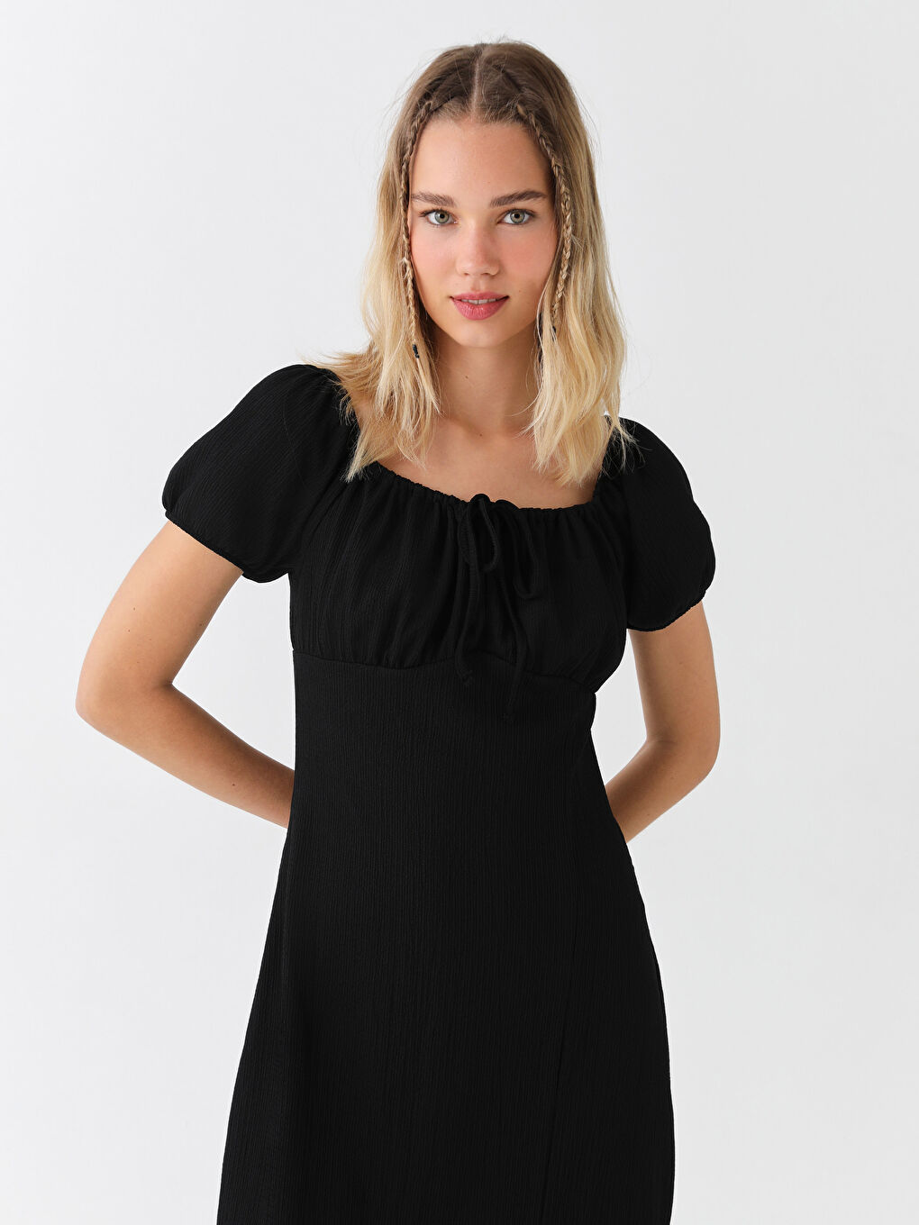 Siyah Kayık Yaka Düz Kısa Kollu Kadın Elbise-2