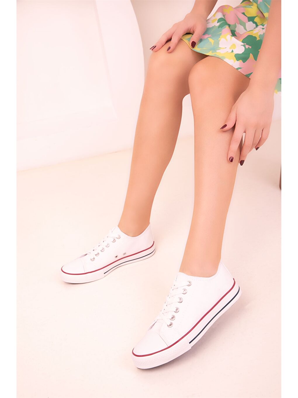 Beyaz Bağcıklı Kadın Spor Ayakkabı-2