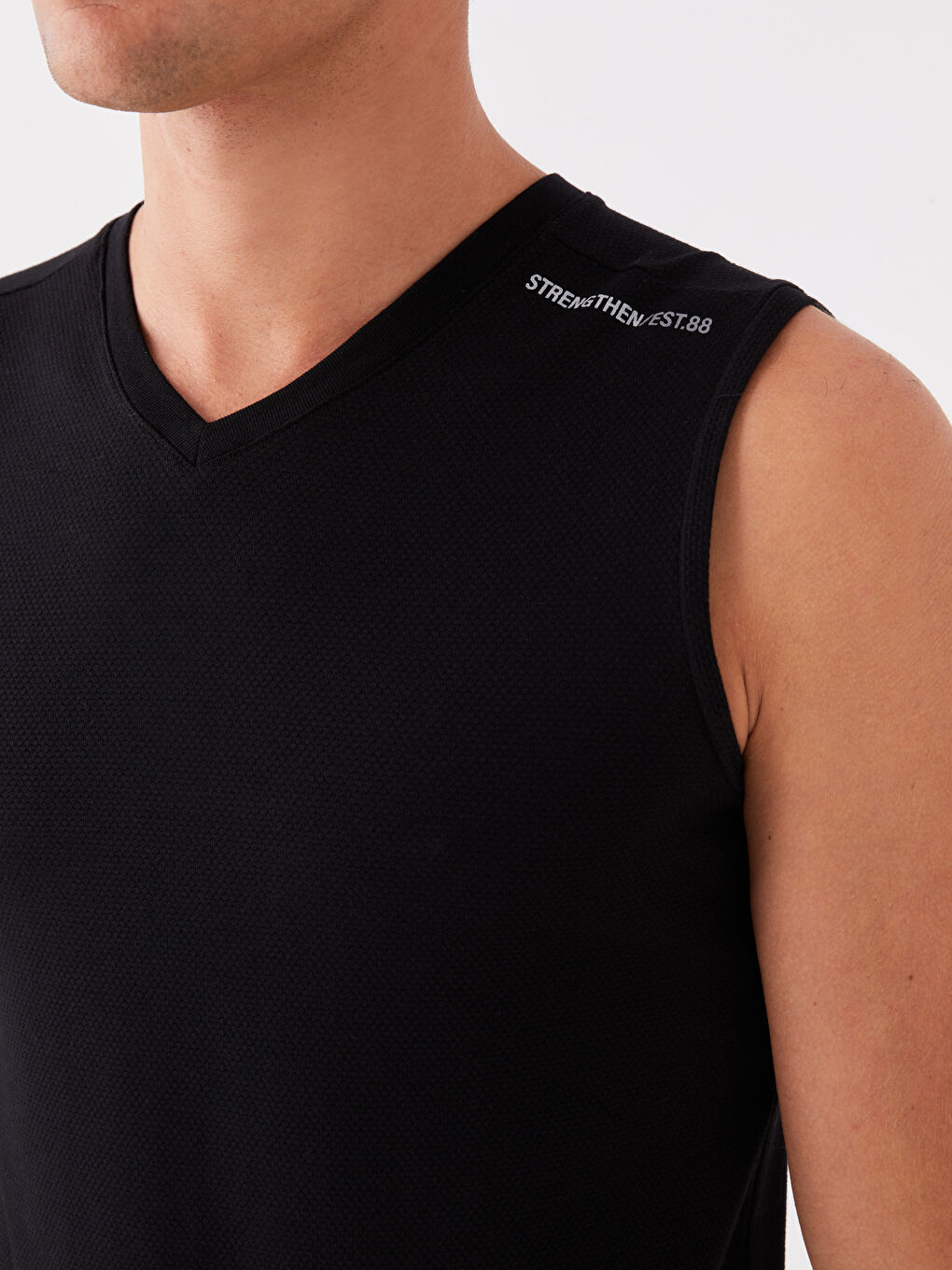 V Neck Printed Men's Sleeveless T-Shirt-3