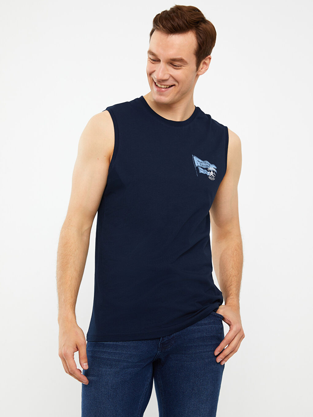 تيشيرت بدون أكمام مطبوع بياقة دائرية جيرسي للرجال-1