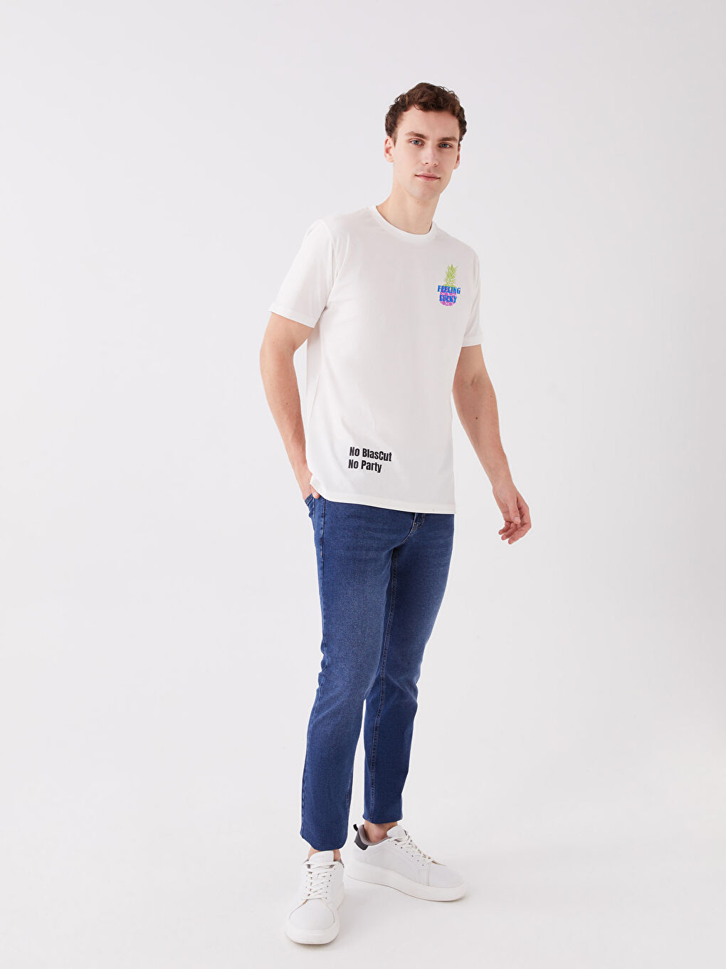 Beyaz Bisiklet Yaka Kısa Kollu Baskılı Penye Erkek Tişört-2