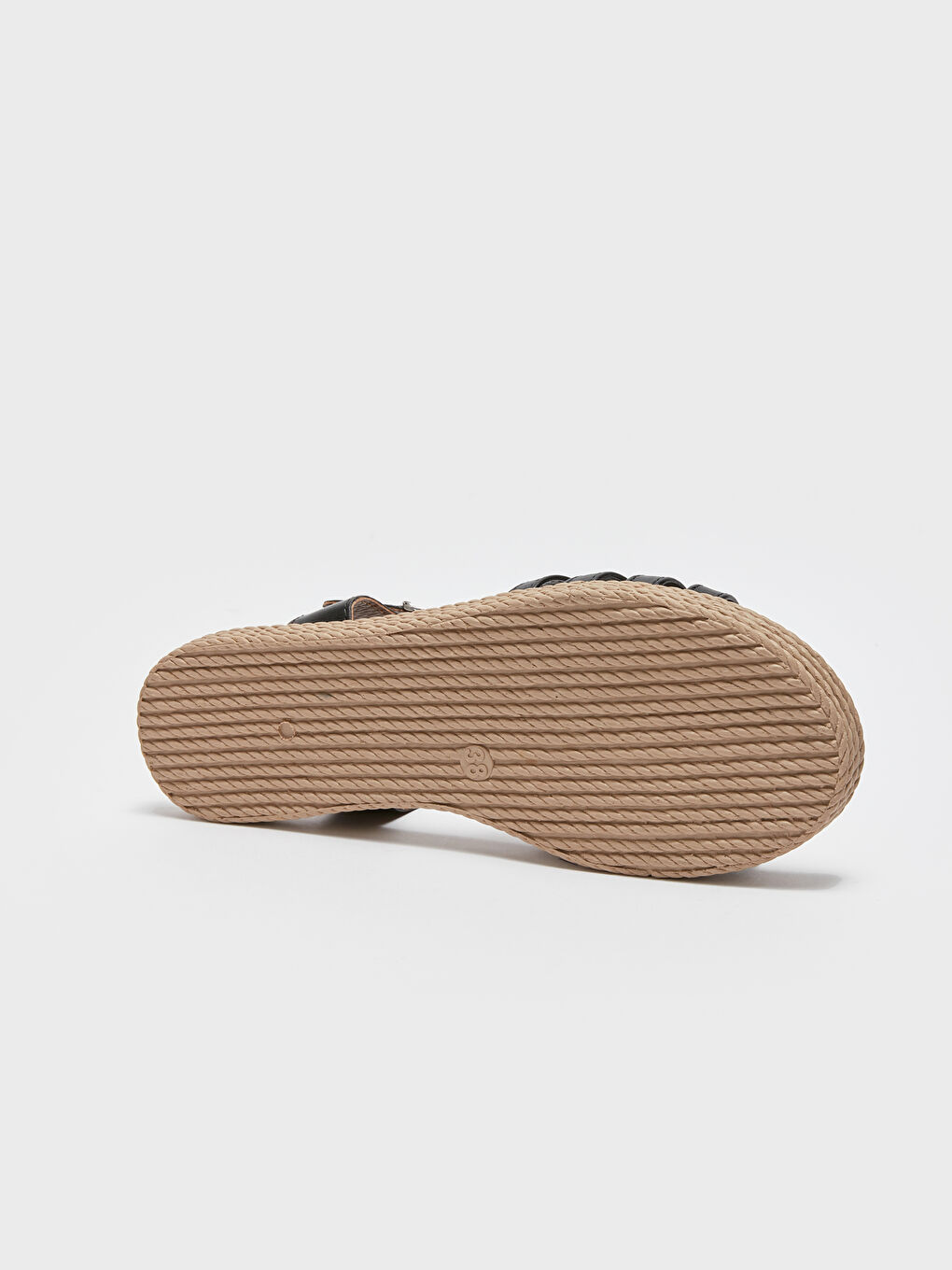 Siyah Deri Görünümlü Tokalı Kadın Sandalet-3