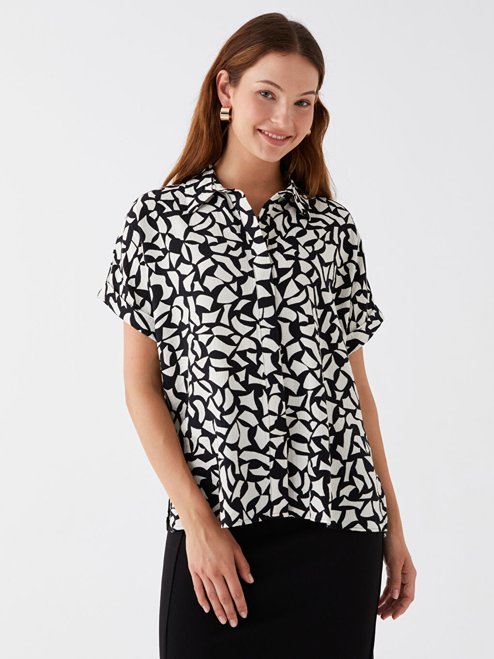 Ekru Desenli Kısa Kollu Oversize Kadın Gömlek-1