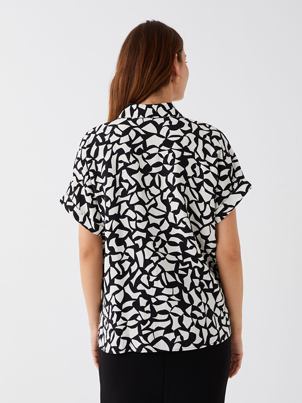 Ekru Desenli Kısa Kollu Oversize Kadın Gömlek-4