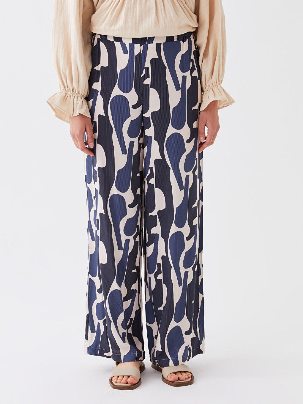 Ekru Beli Lastikli Rahat Kalıp Desenli Kadın Pantolon-2