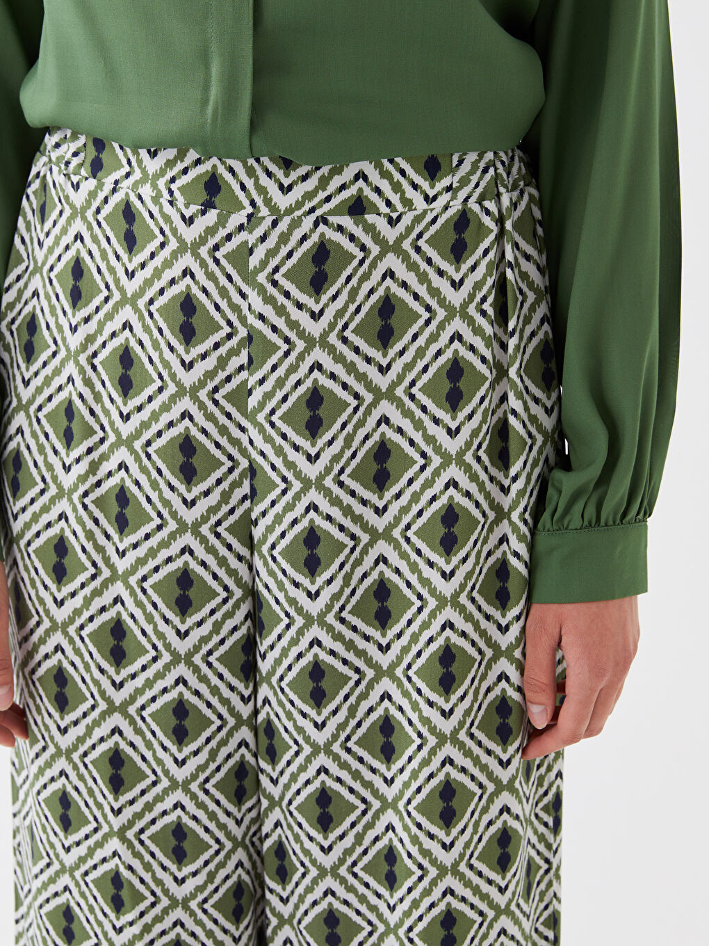 Yeşil Beli Lastikli Rahat Kalıp Desenli Kadın Pantolon-4
