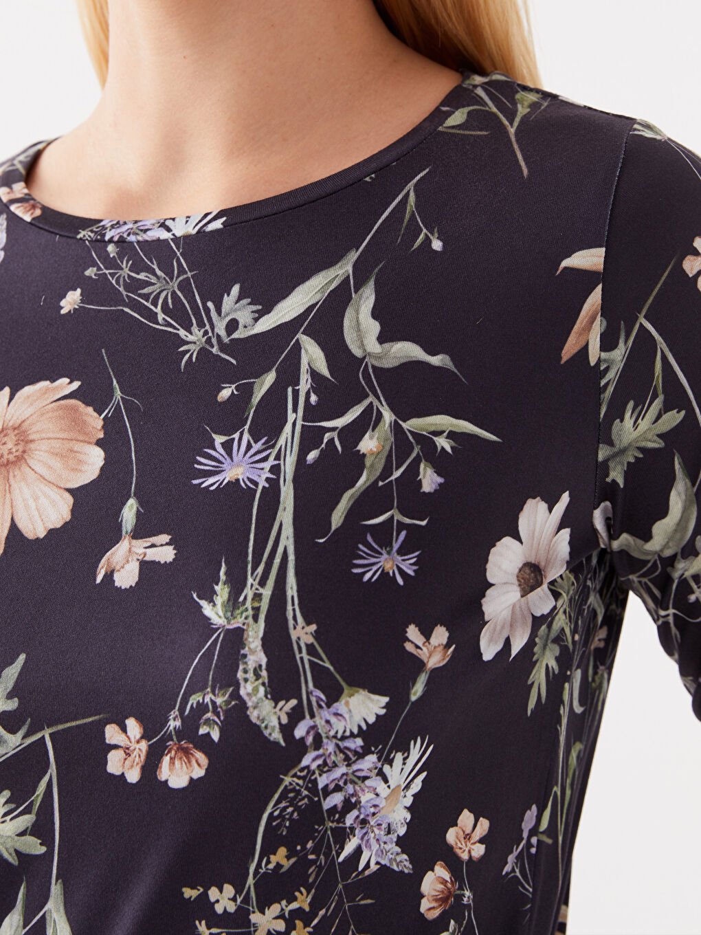 Crew Neck Floral Long Sleeve Women's Blouse-3
