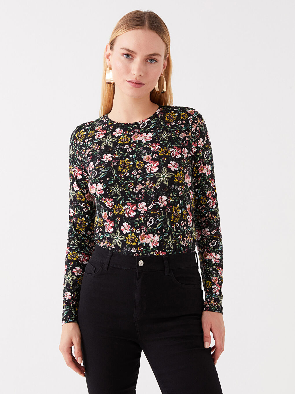 Siyah Bisiklet Yaka Çiçekli Uzun Kollu Kadın Bluz-1
