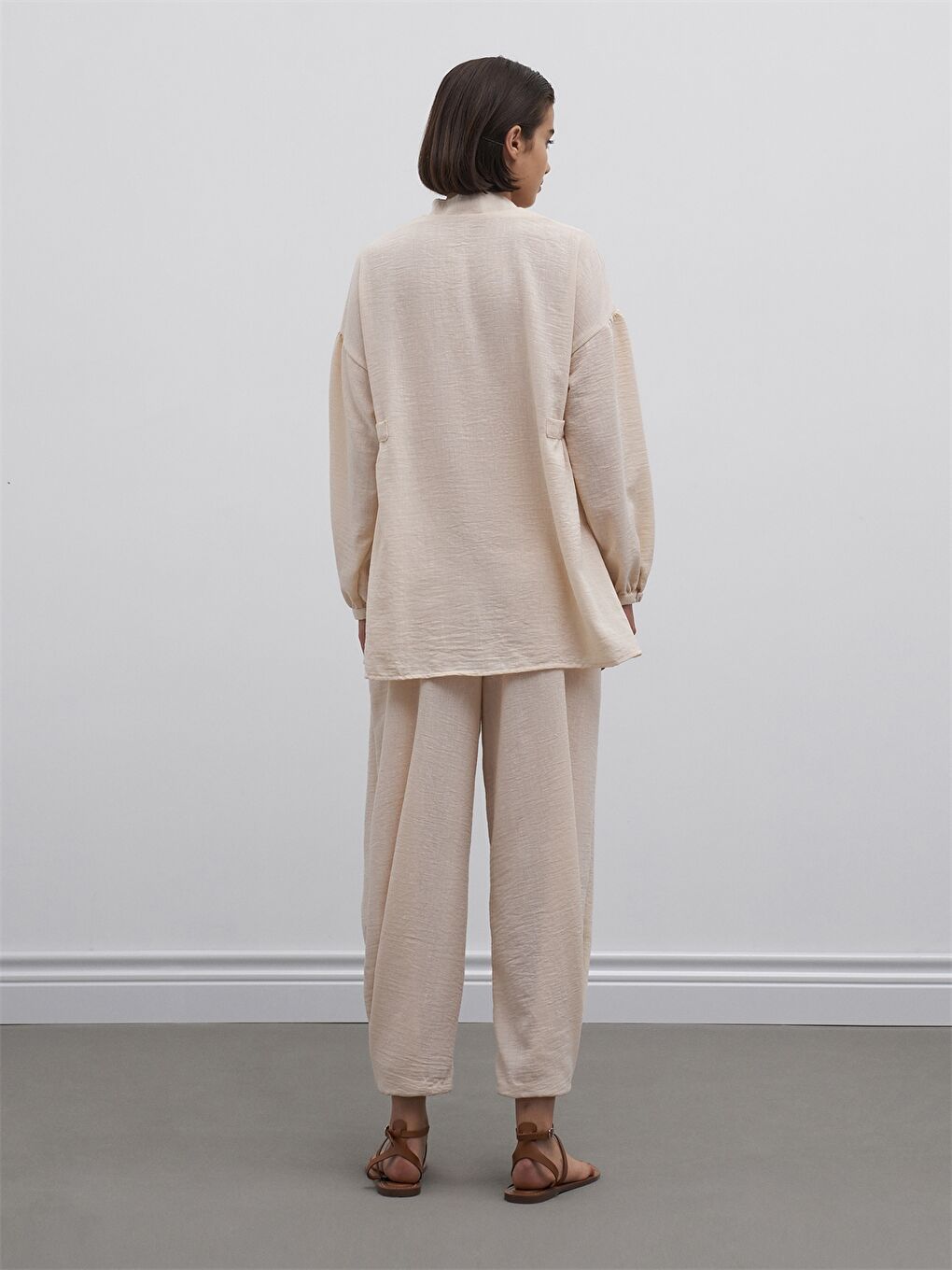 Bej Bisiklet Yaka Düz Uzun Kollu Keten Karışımlı Kadın Gömlek-2