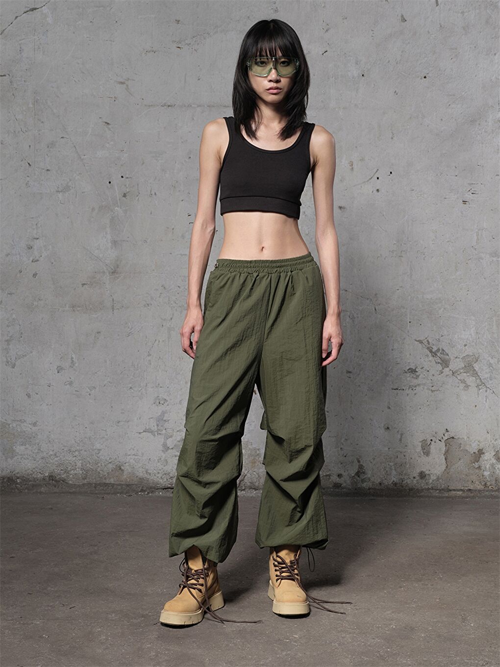 Haki Kadın Beli Lastikli Düz Paraşüt Pantolon