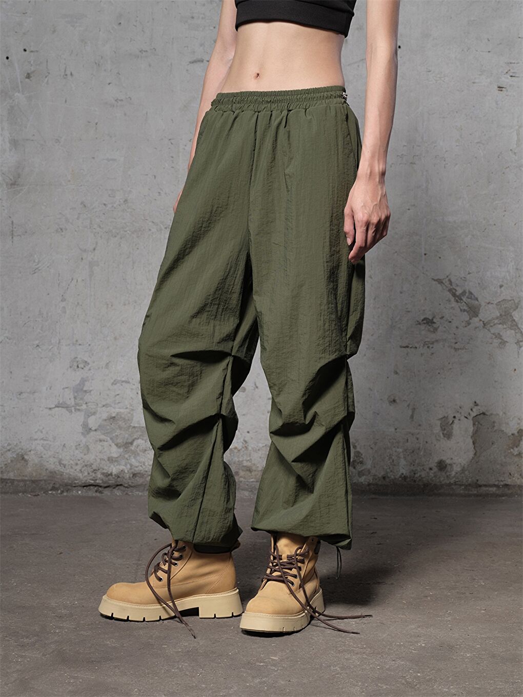 Haki Kadın Beli Lastikli Düz Paraşüt Pantolon-2
